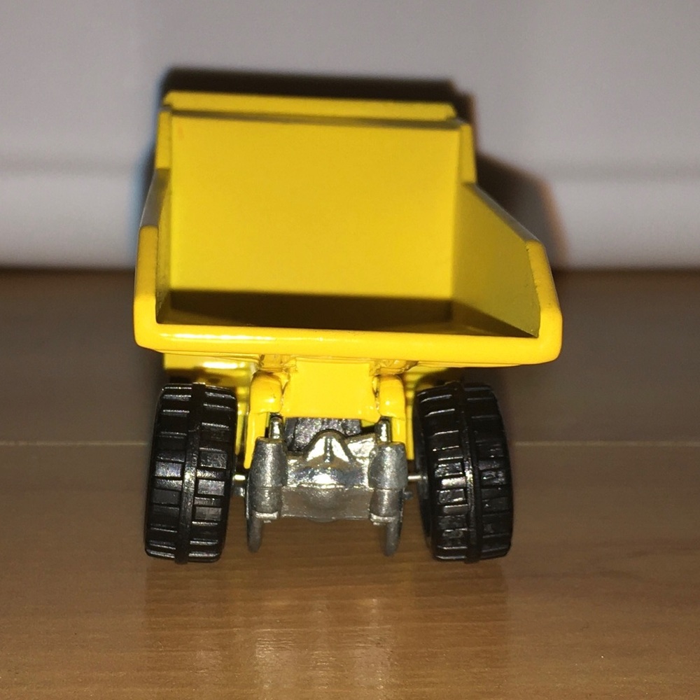 Vintage Hot Wheels Yellow Dumptruck - Picture 4 of 12
